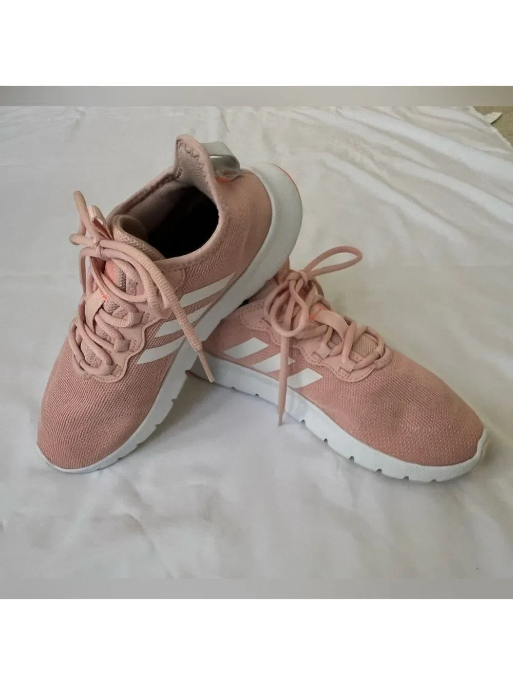 Womens Adidas Nario Move in Vapour Pink. Size 8